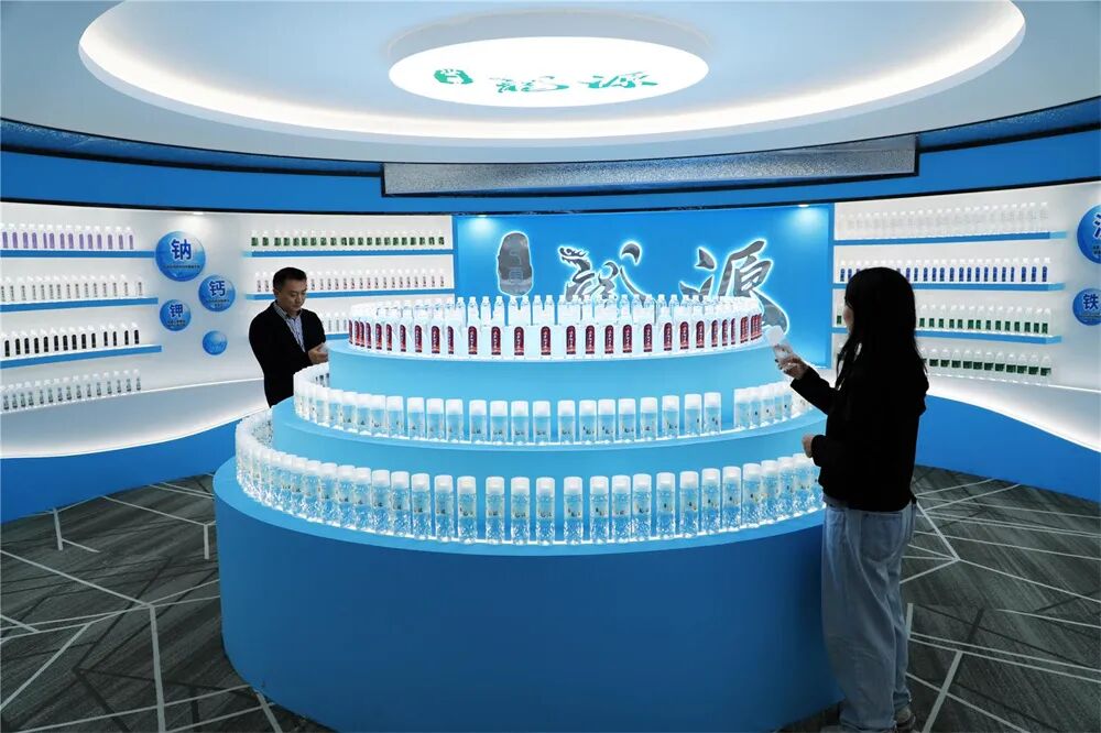 1761801796309699.jpg b1.jpg